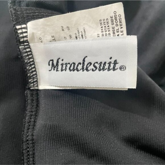 Miraclesuit Size 16  Black One Piece Swimsuit Slimming Flattering Plus Size - Picture 8 of 10